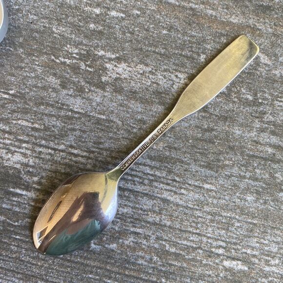 Vintage | 1975 Noel Collector Spoon #2 - Picture 3 of 4
